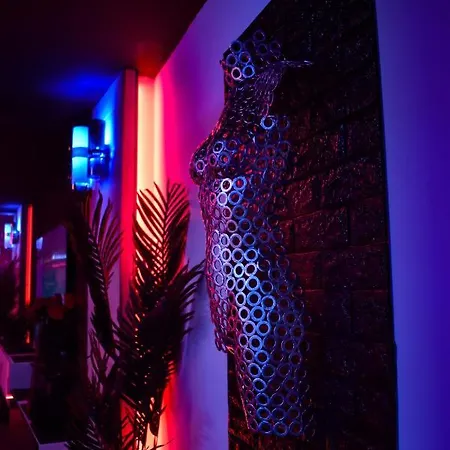 Les Secrets Rooms, De Luxe Avec Jacuzzi Apartment