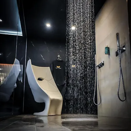 Les Secrets Rooms, De Luxe Avec Jacuzzi Apartment