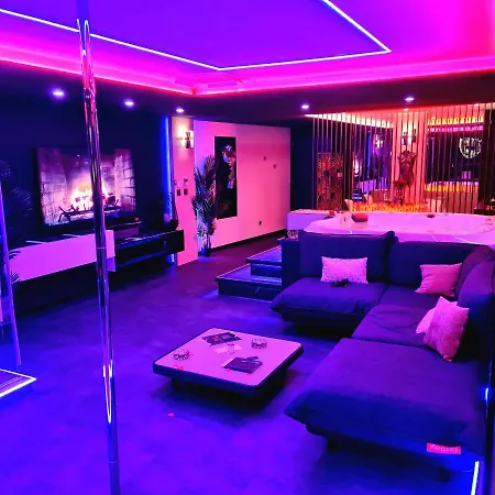 Apartment Les Secrets Rooms, De Luxe Avec Jacuzzi *