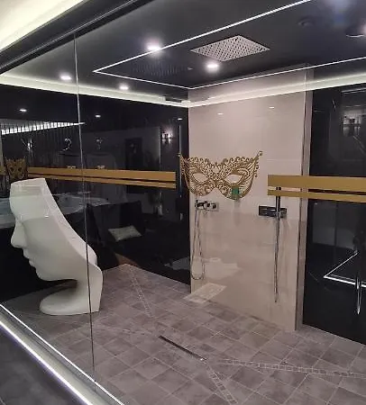 Les Secrets Rooms, De Luxe Avec Jacuzzi Rivesaltes